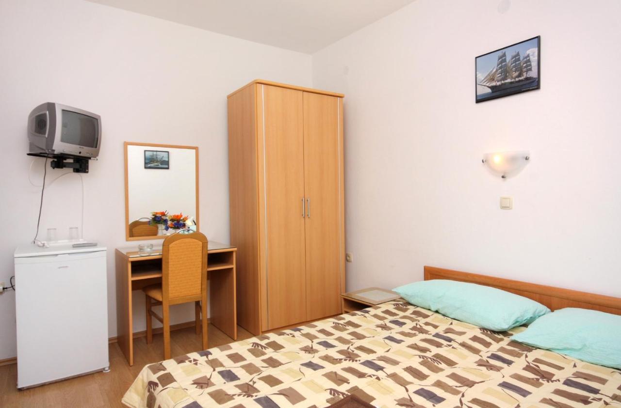 Double Room Vrbnik 5301B Exterior photo