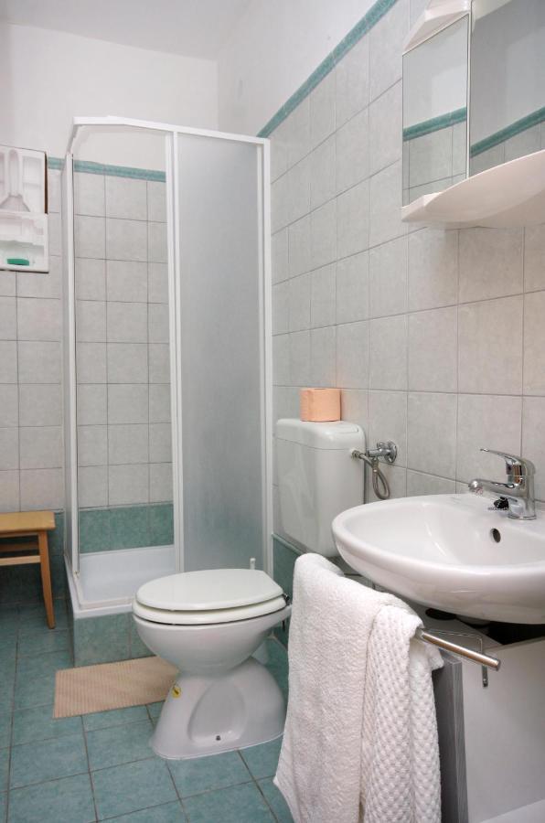 Double Room Vrbnik 5301B Exterior photo